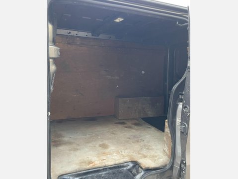 Renault Trafic 1.6 dCi 27 Sport SWB Standard Roof Euro 5 5dr 22