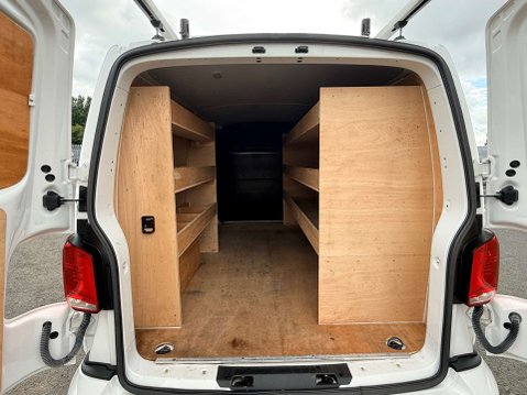 Volkswagen Transporter 2.0 Transporter T30 Highline TDI 17