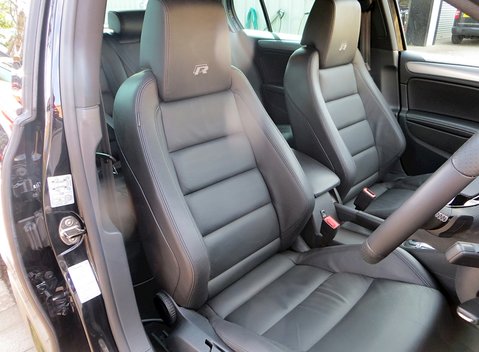 Volkswagen Golf R 11