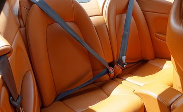 Aston Martin Vanquish S 16