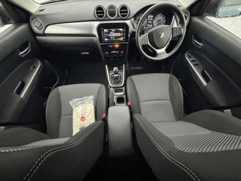 Suzuki Vitara SZ-T BOOSTERJET MHEV 3