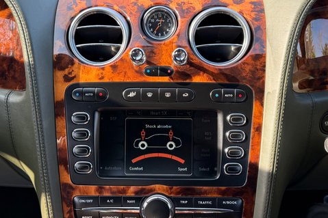 Bentley Continental GT - CYPRESS GREEN - 15 SERVICES RECORDED  40