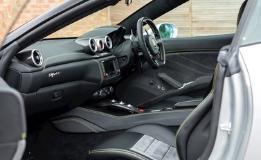 Ferrari California T 16