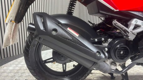 Lexmoto Diablo 2024 ONLY 800 MILES 50CC SCOOTER 1 OWNER LEARNER 36