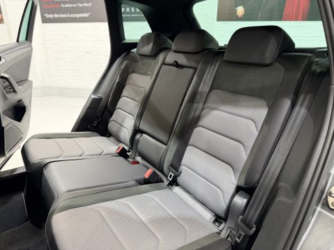 Volkswagen Tiguan 2.0 TSI R-Line Tech SUV 5dr Petrol DSG 4Motion Euro 6 (s/s) (230 ps) 41