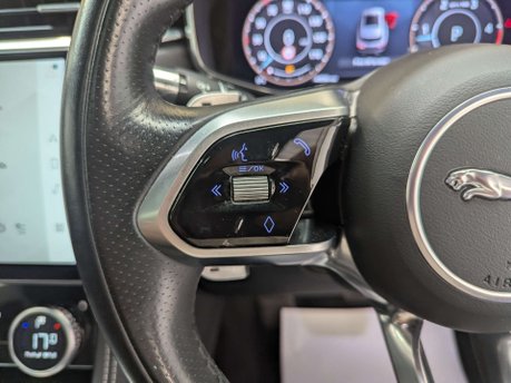 Jaguar F-Pace 2.0 F-PACE R-Dynamic HSE D MHEV AWD Auto 4WD 5dr 76