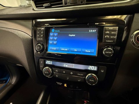 Nissan Qashqai 1.3 Qashqai N-Connecta DiG-T 5dr 22