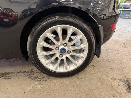 Ford Fiesta 1.0T EcoBoost Titanium X Euro 5 (s/s) 3dr 19