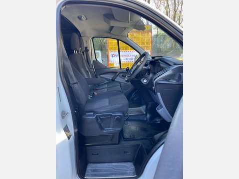 Ford Transit Custom 2.2 TDCi 290 Panel Van 5dr Diesel Manual L1 H1 (186 g/km, 98 bhp) 23