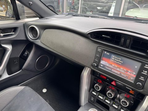 Toyota GT86 D-4S PRO 13