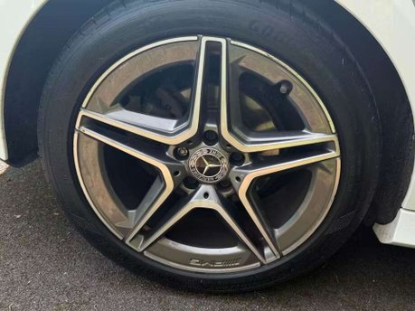 Mercedes-Benz A Class 2.0 A200d AMG Line (Executive) Hatchback 5dr Diesel 8G-DCT Euro 6 (s/s) (15 9