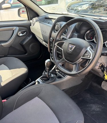 Dacia Duster LAUREATE DCI…AUTOMATIC .1 PREVIOUS OWNER..7 SERVICES.. 3