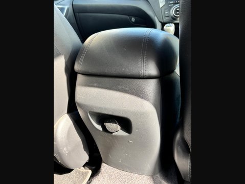 Hyundai SANTA FE 2.2 CRDi Premium 4WD Euro 5 5dr (5 seat) 32