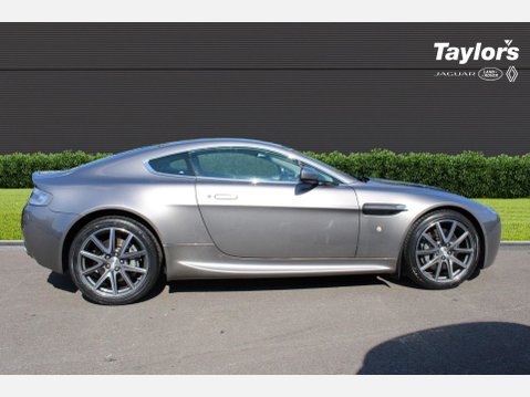 Aston Martin Vantage V8 8