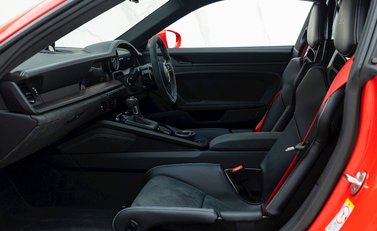 Porsche 911 (992) GT3 13