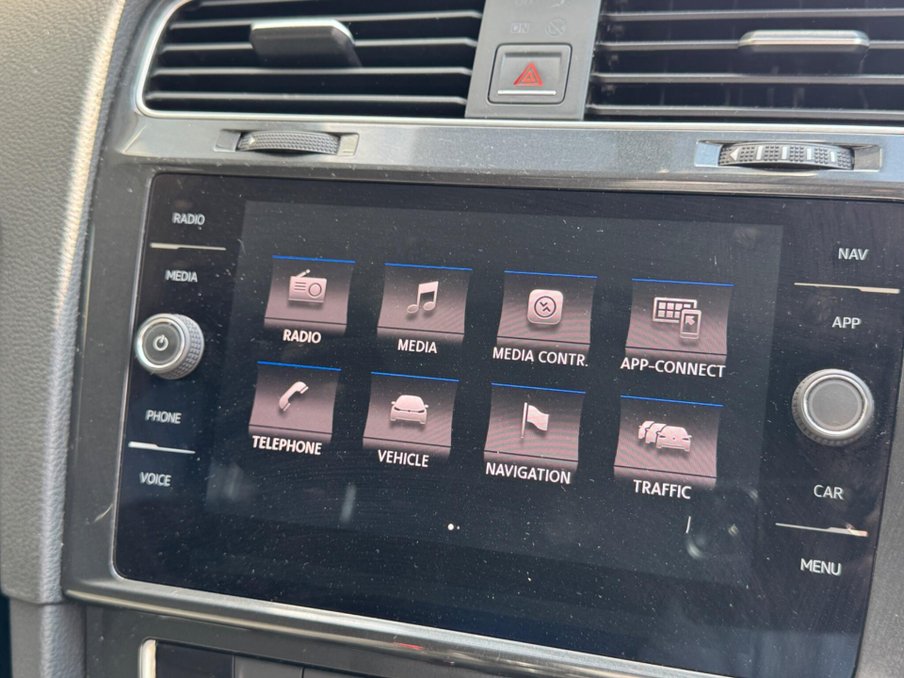 2017 Volkswagen Golf — image 12