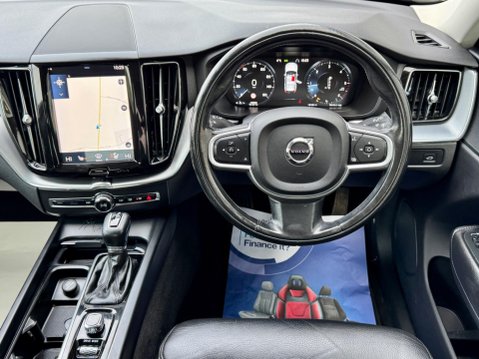 Volvo XC60 2.0 D4 Momentum SUV 5dr Diesel Auto AWD Euro 6 (s/s) (190 ps) 2
