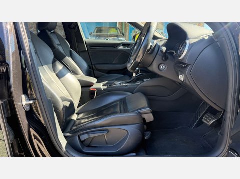 Audi RS3 2.5 RS 3 Sportback Nav Quattro Semi-Auto 4WD 5dr 4