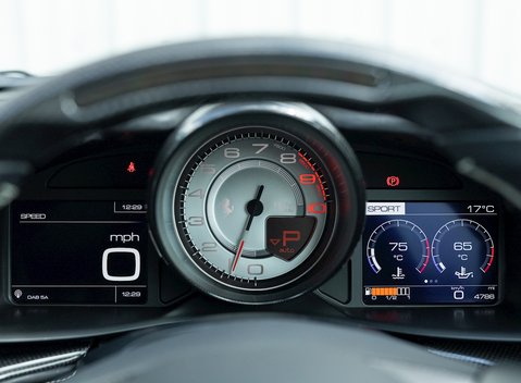 Ferrari GTC4 Lusso 18