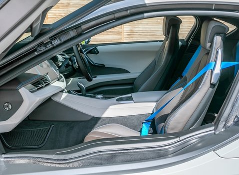 BMW I8 16