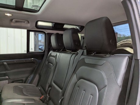 Land Rover Defender 2.0 Defender S D Auto 4WD 5dr 66