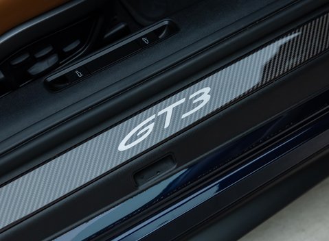 Porsche 911 GT3 TOURING (992) 25