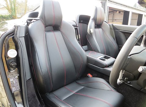 Aston Martin V8 Vantage N400 Roadster 11