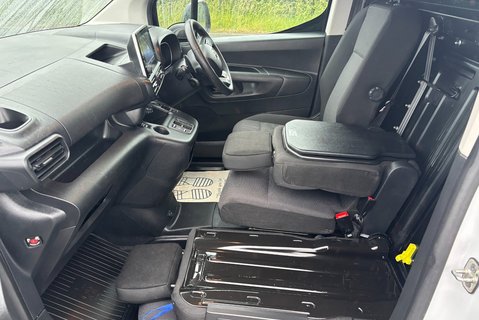 Toyota Proace City L1 Design 100 ps EAT8 Automatic Panel Van 18