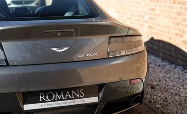 Aston Martin V12 Vantage S 24