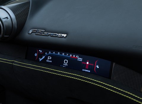 Ferrari F8 SPIDER 22