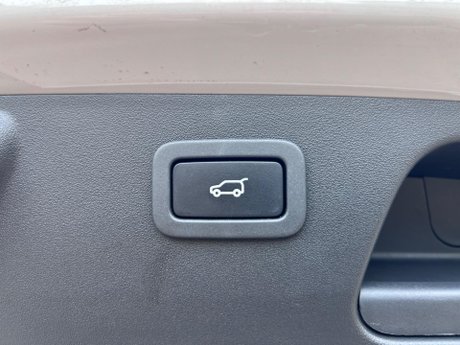 Jaguar E-Pace 2.0 D240 R-Dynamic HSE Auto AWD Euro 6 (s/s) 5dr 40