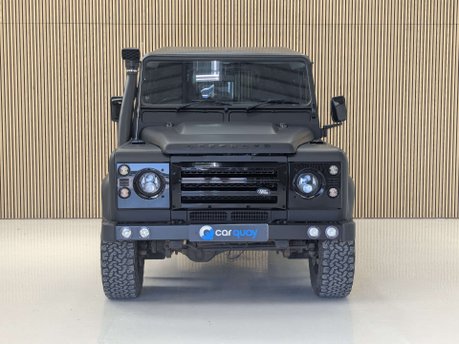 Land Rover Defender 2.2 Defender 90 Hard Top TD 4WD 5dr 2