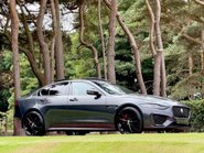 Jaguar XE R-DYNAMIC HSE BLACK 1