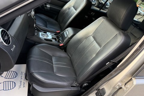 Land Rover Discovery SDV6 SE TECH - ULEZ COMPLIANT -FULL LR SERVICE HISTORY - 9 SERVICES -TOWBAR 21