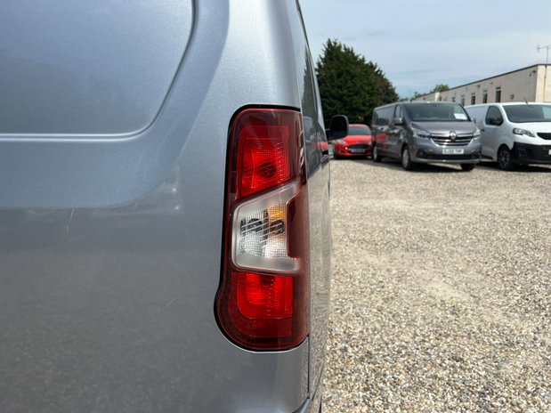 Vauxhall Combo LWB L2H1 (SOLD) Low Roof Limited 2300 Air Con Alloys Sensors EURO 6 NO VAT 25