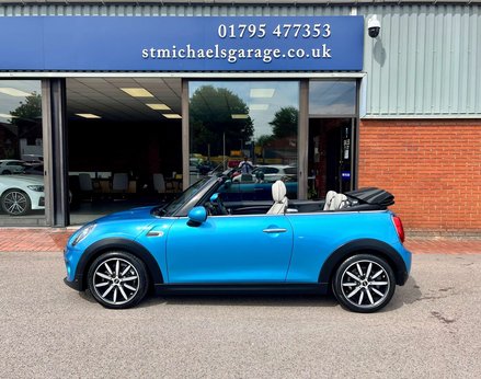Mini Convertible 1.5 Cooper Exclusive Auto 2dr 14
