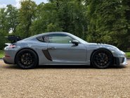 Porsche 718 CAYMAN GT4 RS PDK 4