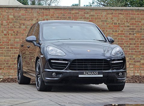 Porsche Cayenne GTS 1