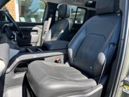 Land Rover Defender 3.0 FIRST EDITION MHEV 13