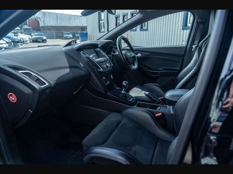 Ford Focus 2.3 Focus RS 4WD 5dr 9