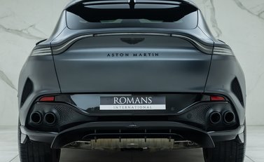 Aston Martin DBX 707 5
