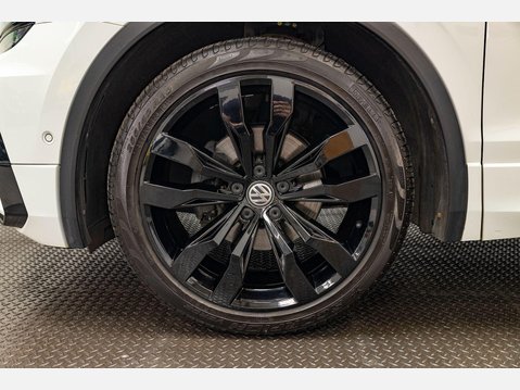 Volkswagen Tiguan 1.5 TSI EVO R-Line Tech DSG Euro 6 (s/s) 5dr 9