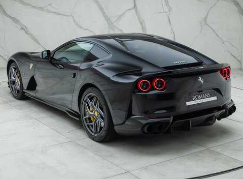 Ferrari 812 Superfast 9