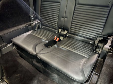 Land Rover Discovery 3.0 Discovery R-Dynamic S D MHEV Auto 4WD 5dr 71