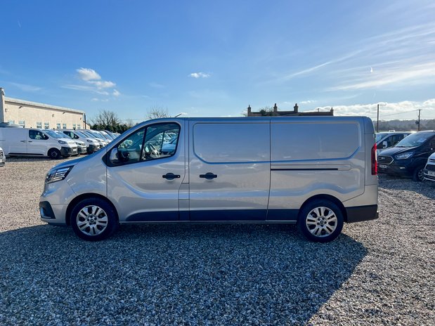 Renault Trafic LWB L2H1 Sport L130 Air Con Alloys Nav Sensors EURO 6 NO VAT 1