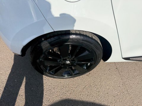 Renault Clio 1.5 dCi Dynamique S MediaNav Euro 5 (s/s) 5dr 23