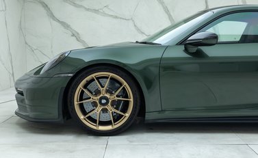 Porsche 911 GT3 TOURING (992) 35