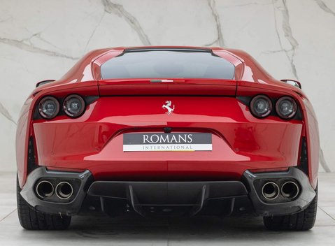 Ferrari 812 Superfast 5