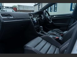 Volkswagen Golf 2.0 Golf R TSi Semi-Auto 4WD 5dr 9