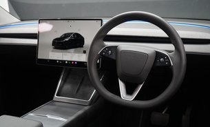Tesla Model Y PREMIUM LONG RANGE AWD Diamond Black GROK AI Heated & Vented Seats 1 Owner 16